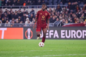 开云体育app下载-记者：罗马中场科内在与米兰比赛中肌肉拉伤，预计伤缺一个月