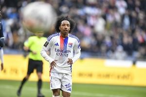 英媒：里昂为边锋福法纳标价至少6000万欧，枪手、蓝军等多队有意