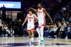 开云体育app下载-KD日常夸奖谢泼德：他能突能投&amp;防守积极 为其他人打开了空间